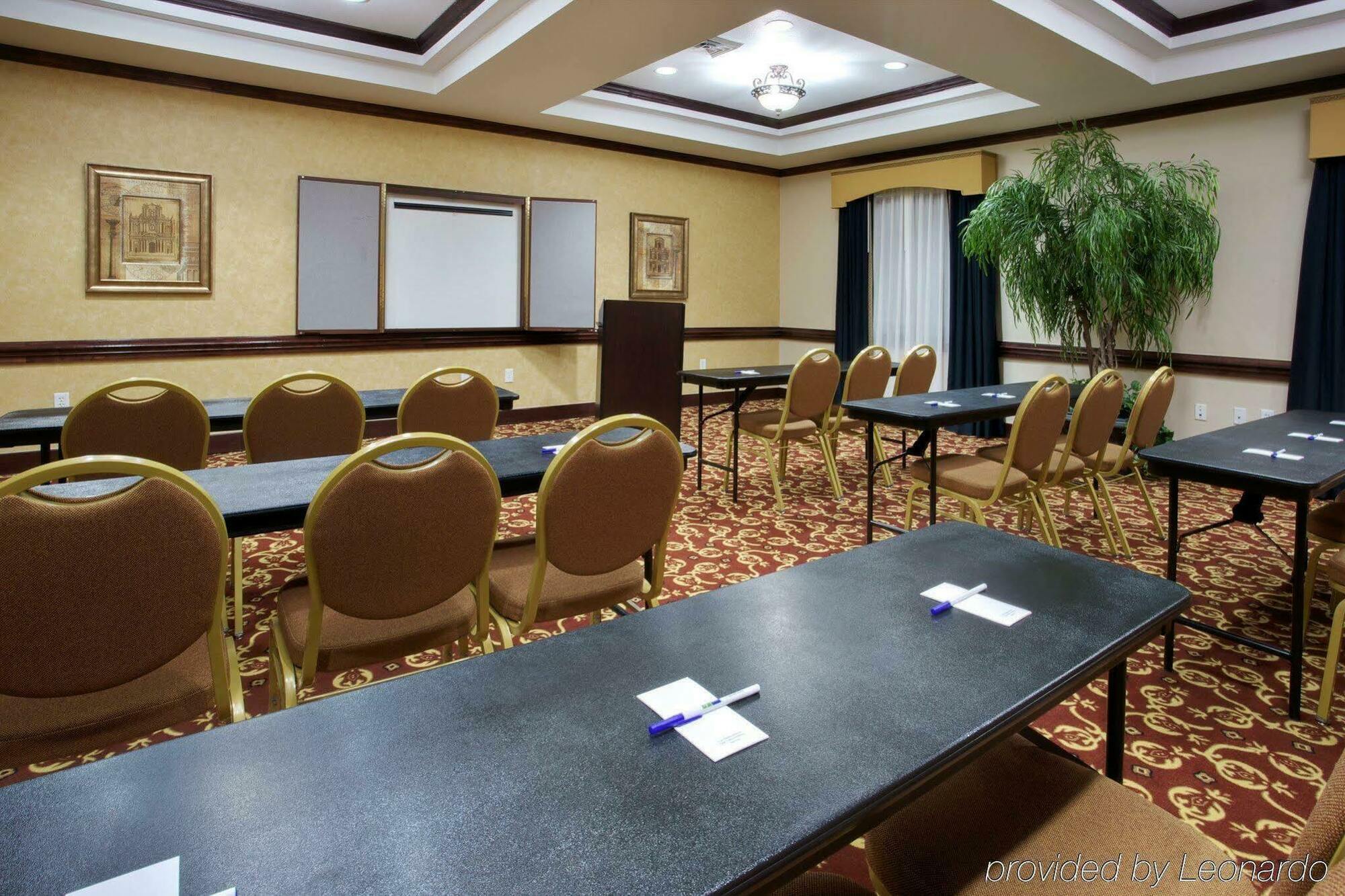 Holiday Inn Express & Suites Wharton By Ihg Ανέσεις φωτογραφία